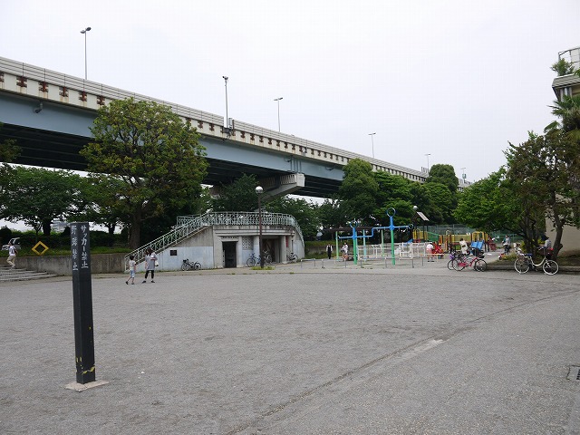 小嶋小学校横広場