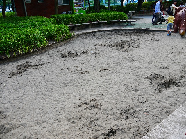 子供の広場（怪獣公園） 砂場
