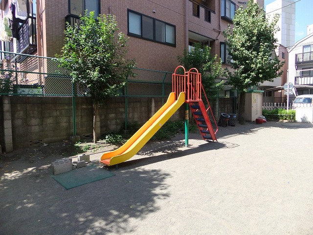わかまつ児童遊園 わかまつ児童遊園　滑り台